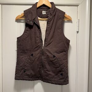 Jolt Dark Brown Vest with White Sherpa Lining